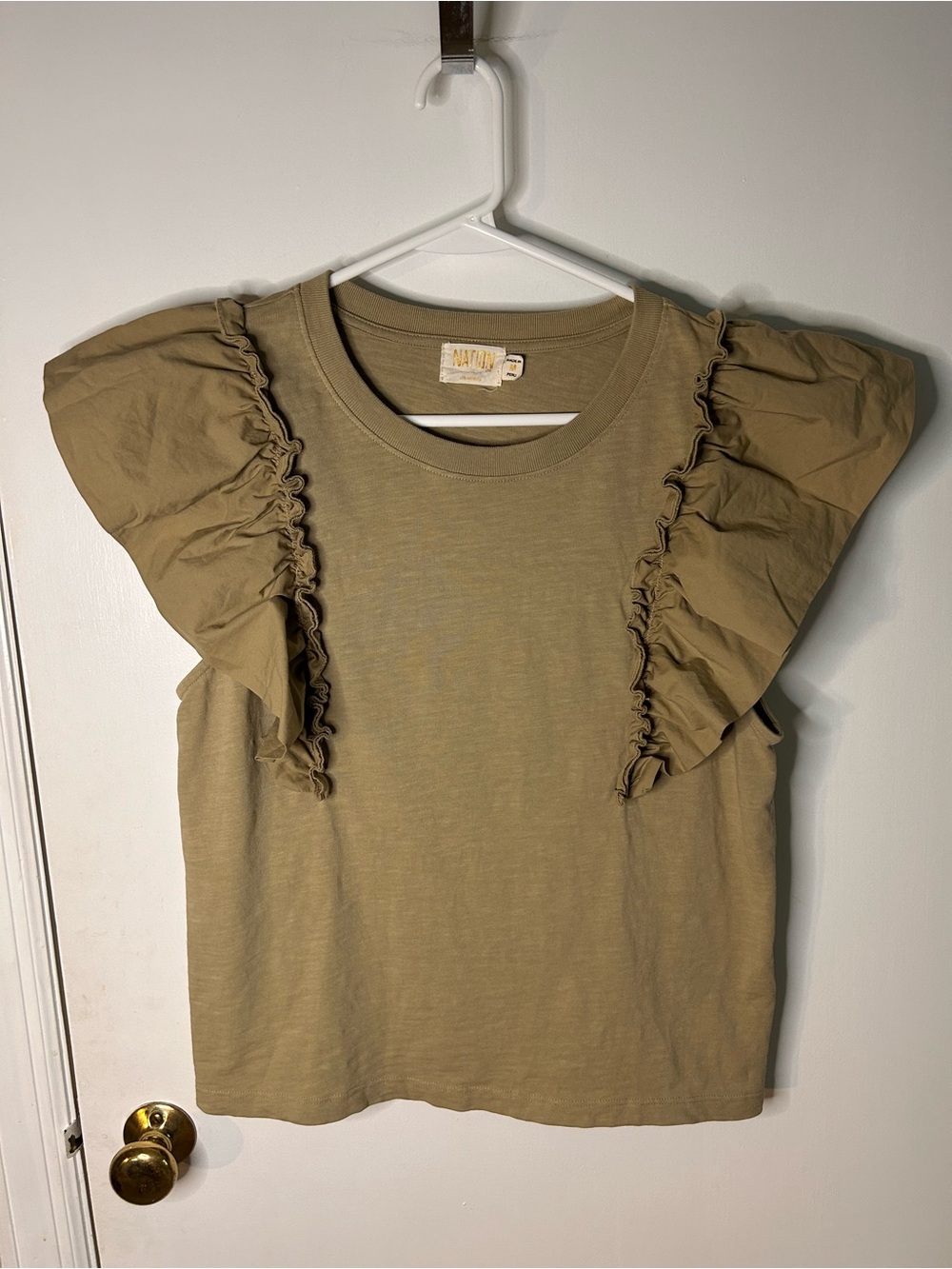 NATION LTD PARA RUFFLE T-SHIRT IN SAFARI SIZE MEDIUM